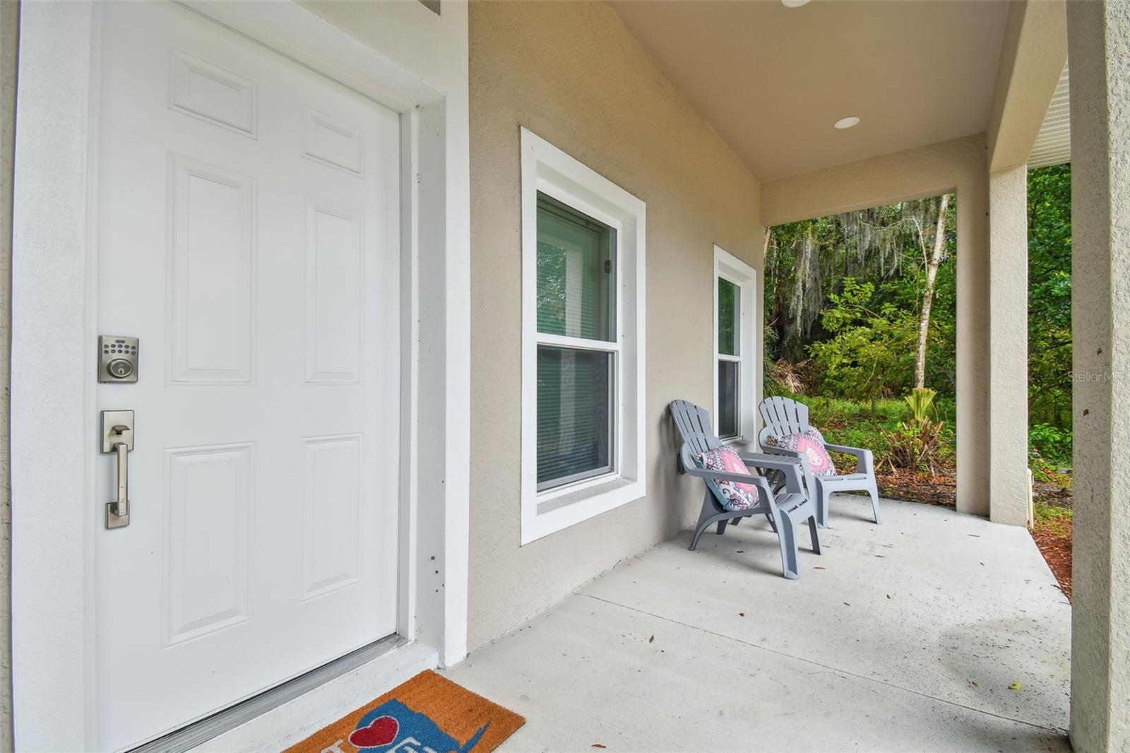 Listing photo id 7 for 6439 Taylor Court