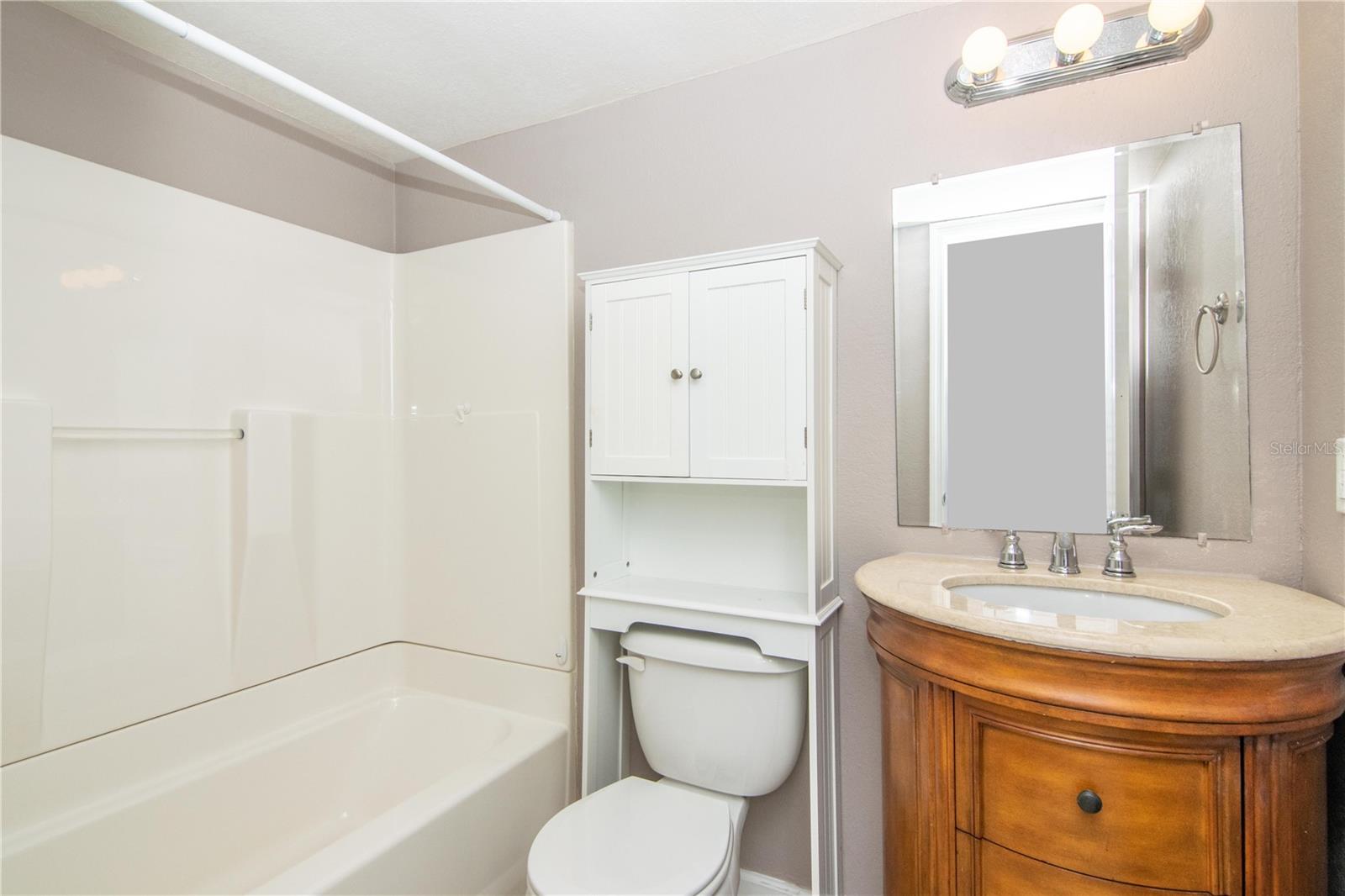 Listing photo id 10 for 210 Red Cedar Place