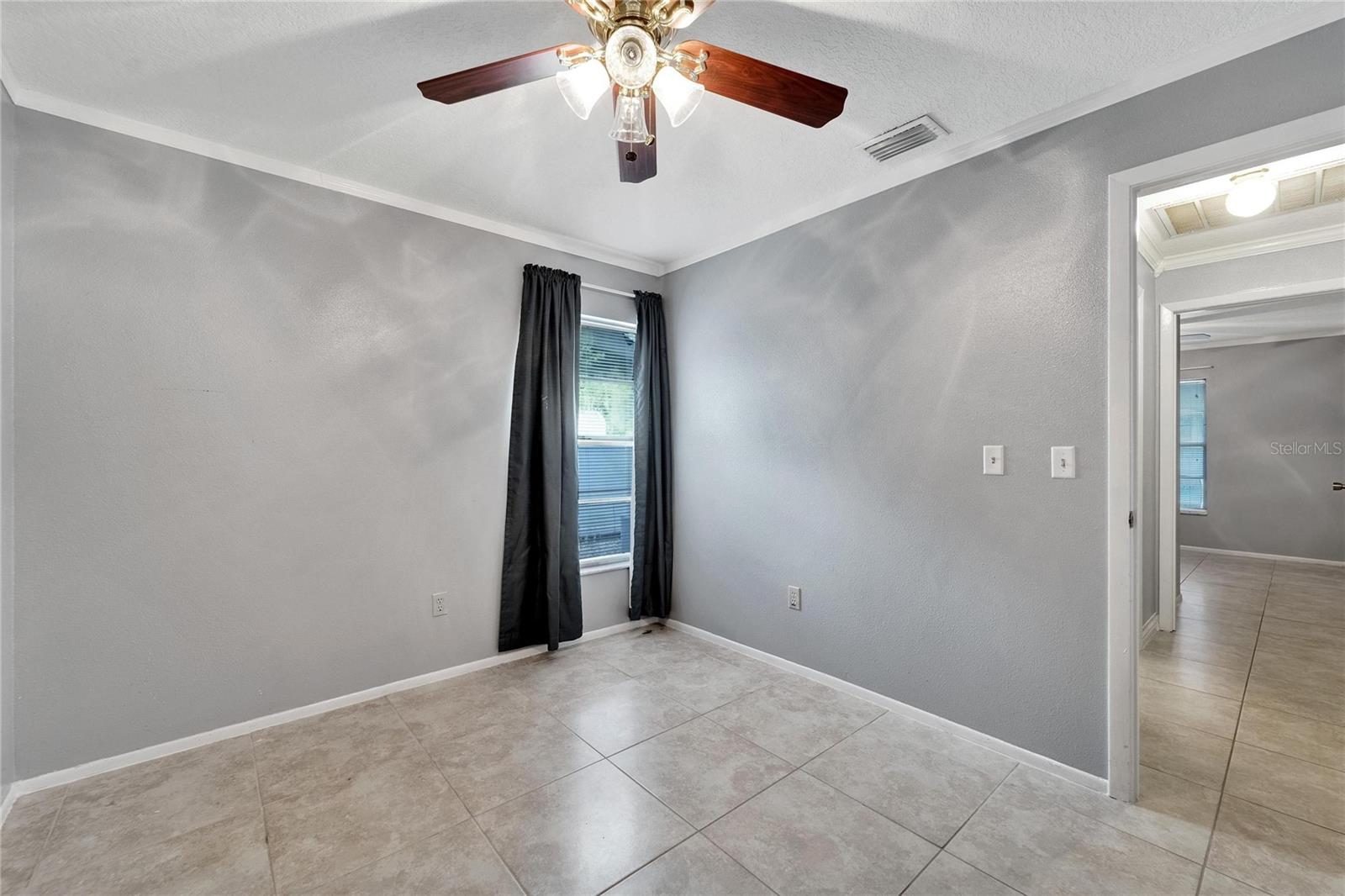 Listing photo id 20 for 38041 Salem Avenue