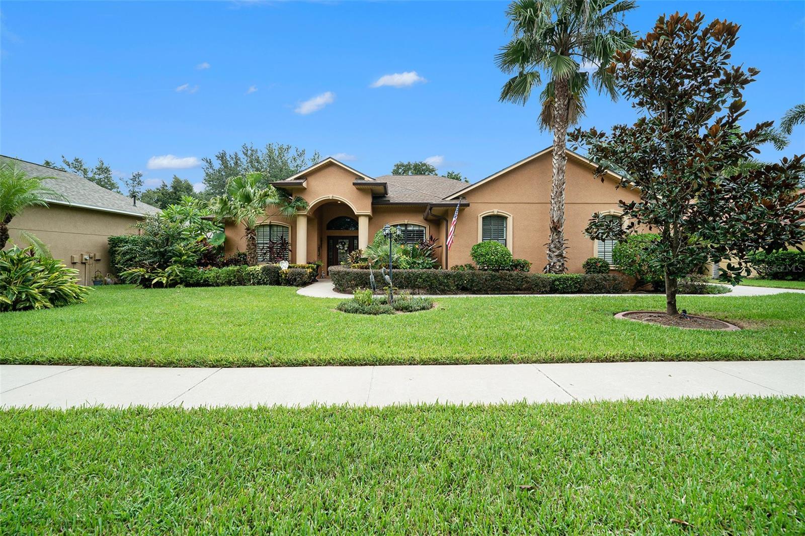 Listing photo id 0 for 824 Citrus Wood Lane