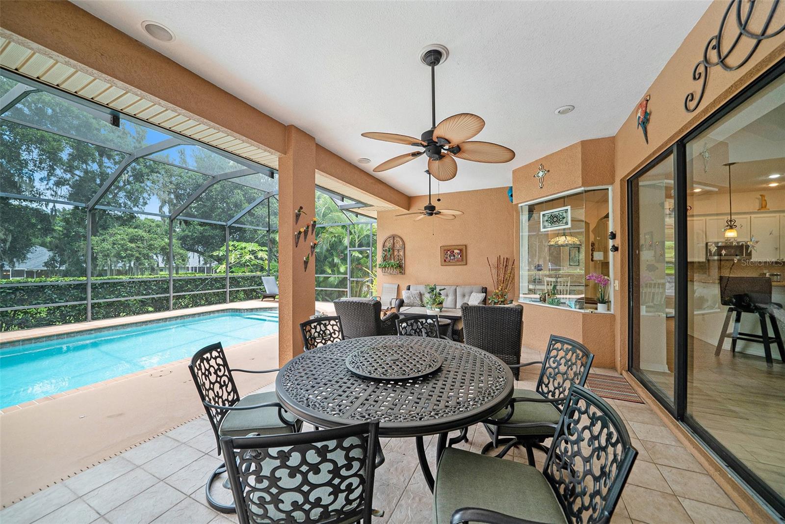 Listing photo id 21 for 824 Citrus Wood Lane