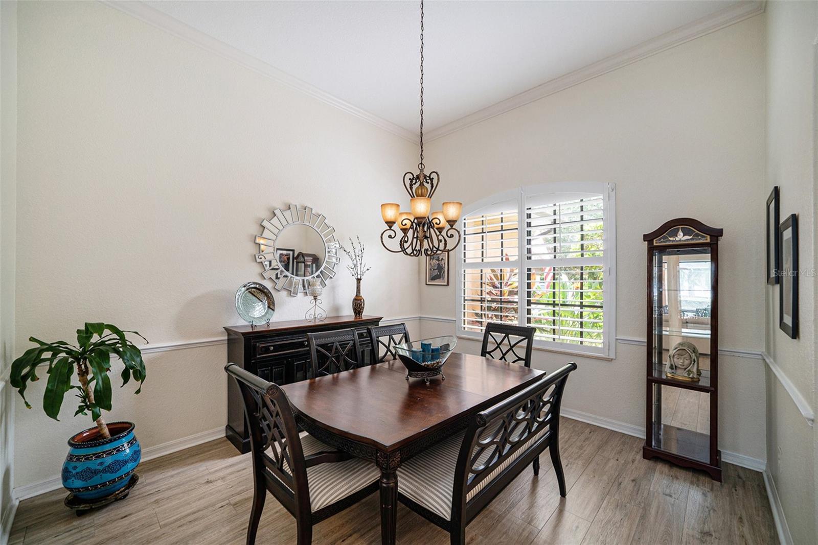 Listing photo id 7 for 824 Citrus Wood Lane