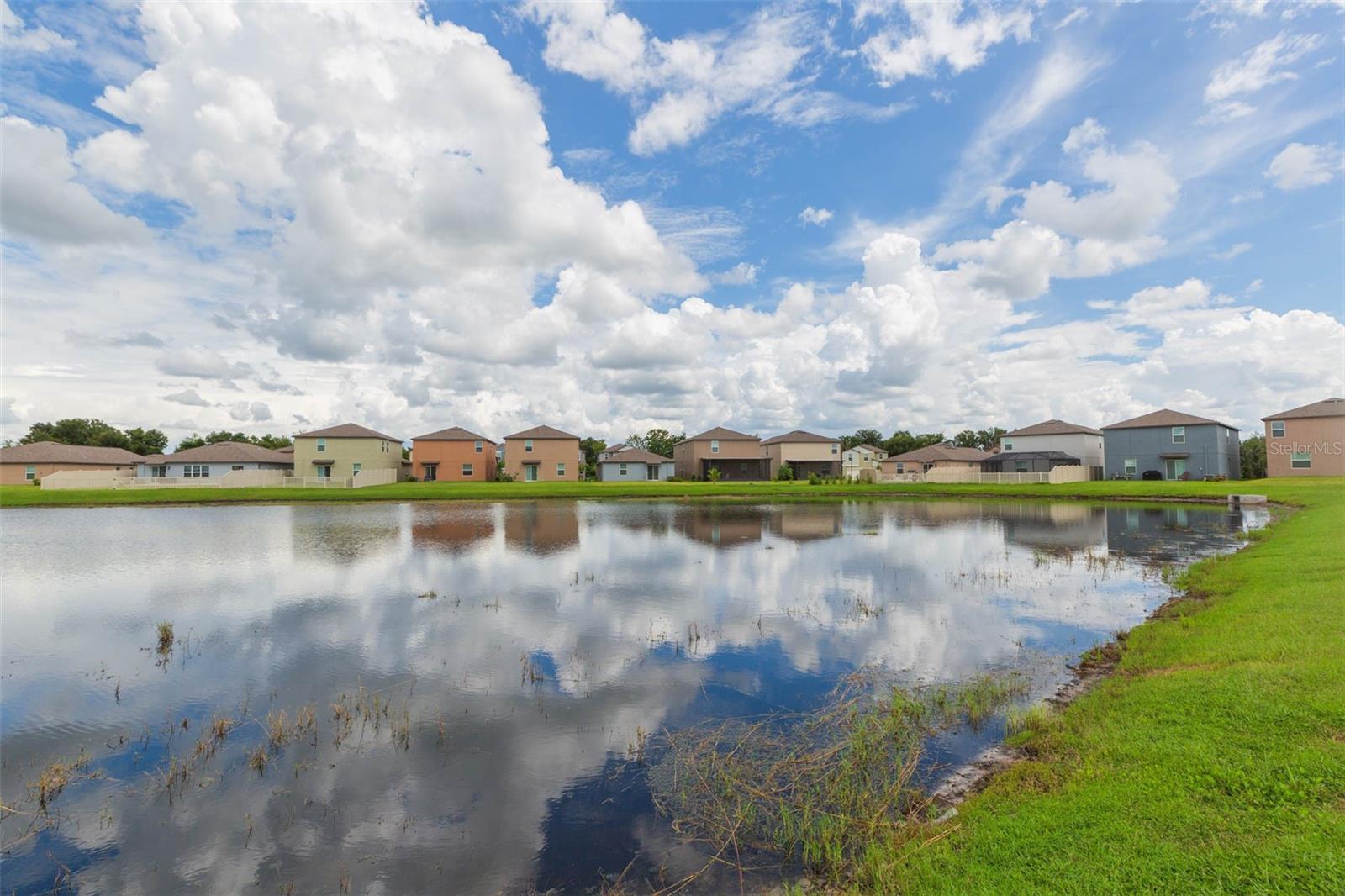 Listing photo id 3 for 3170 Oyster Cove Street