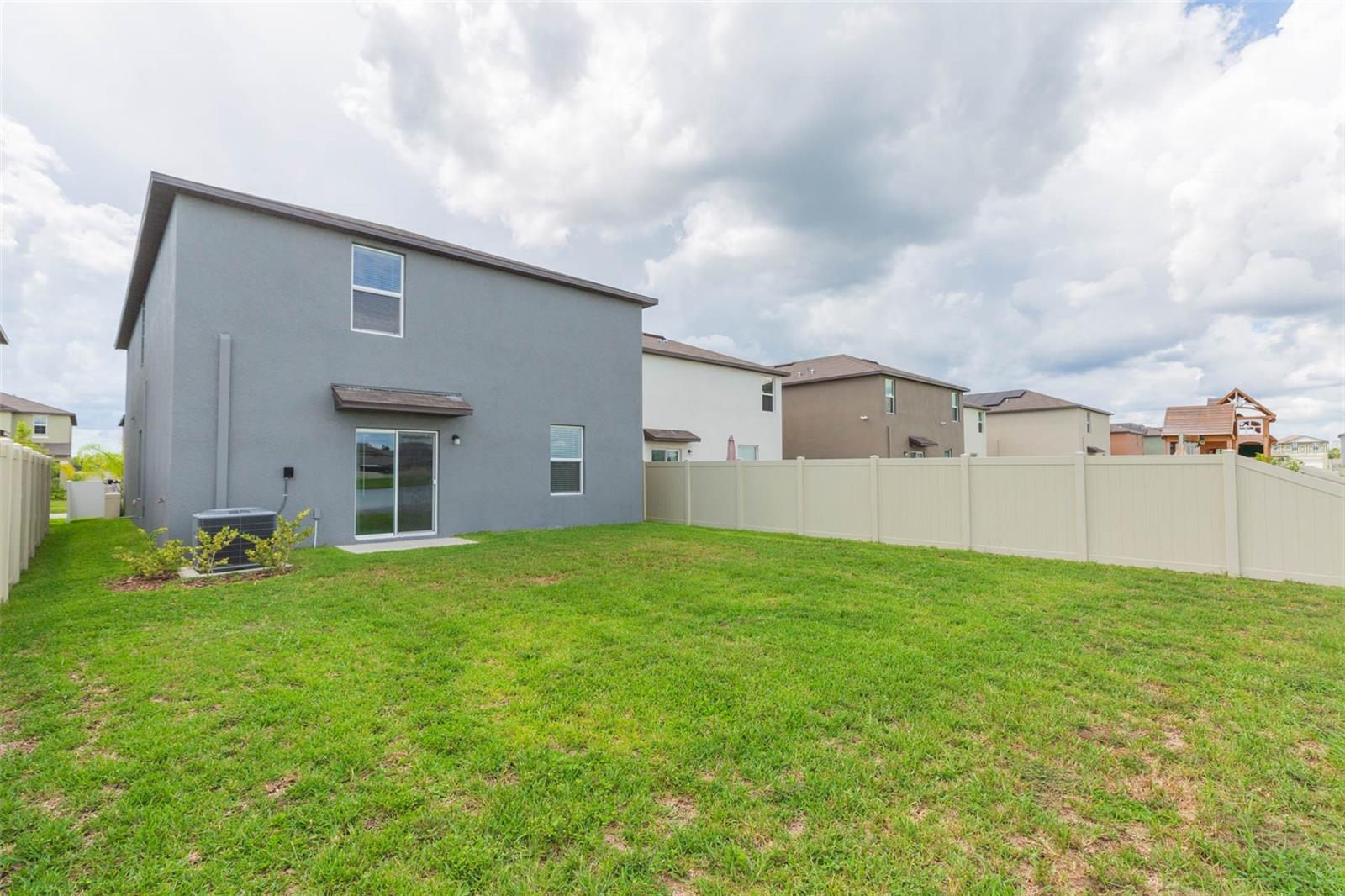 Listing photo id 56 for 3170 Oyster Cove Street