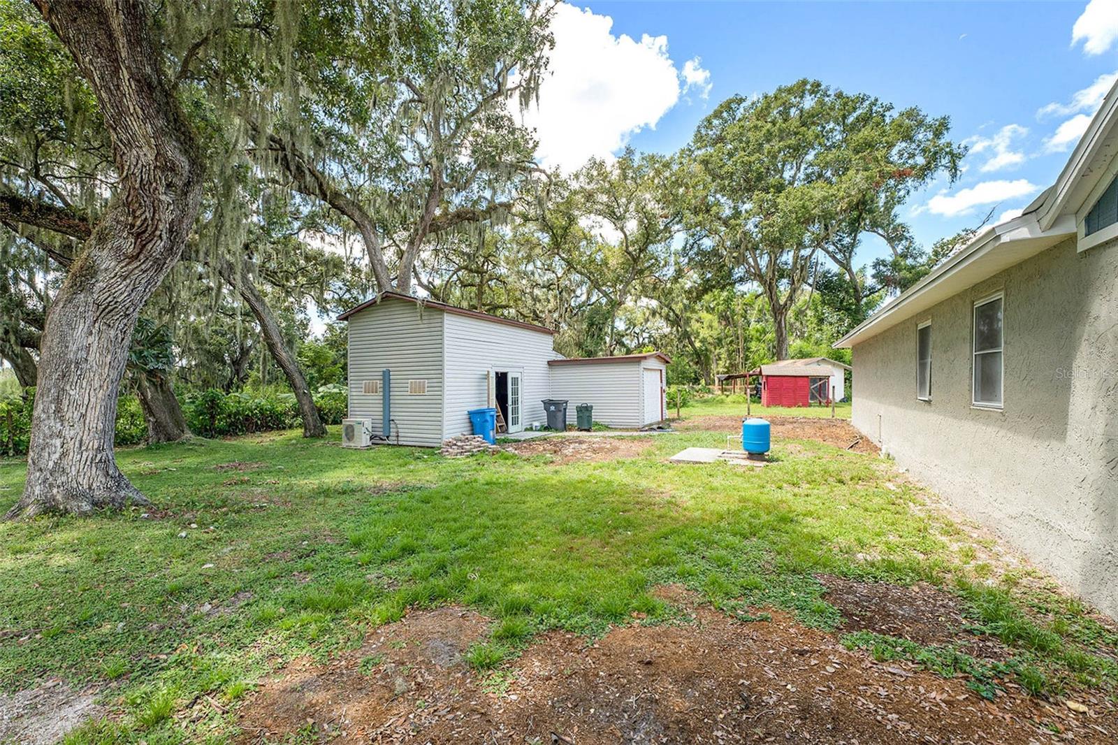 Listing photo id 29 for 705 Rosier Road