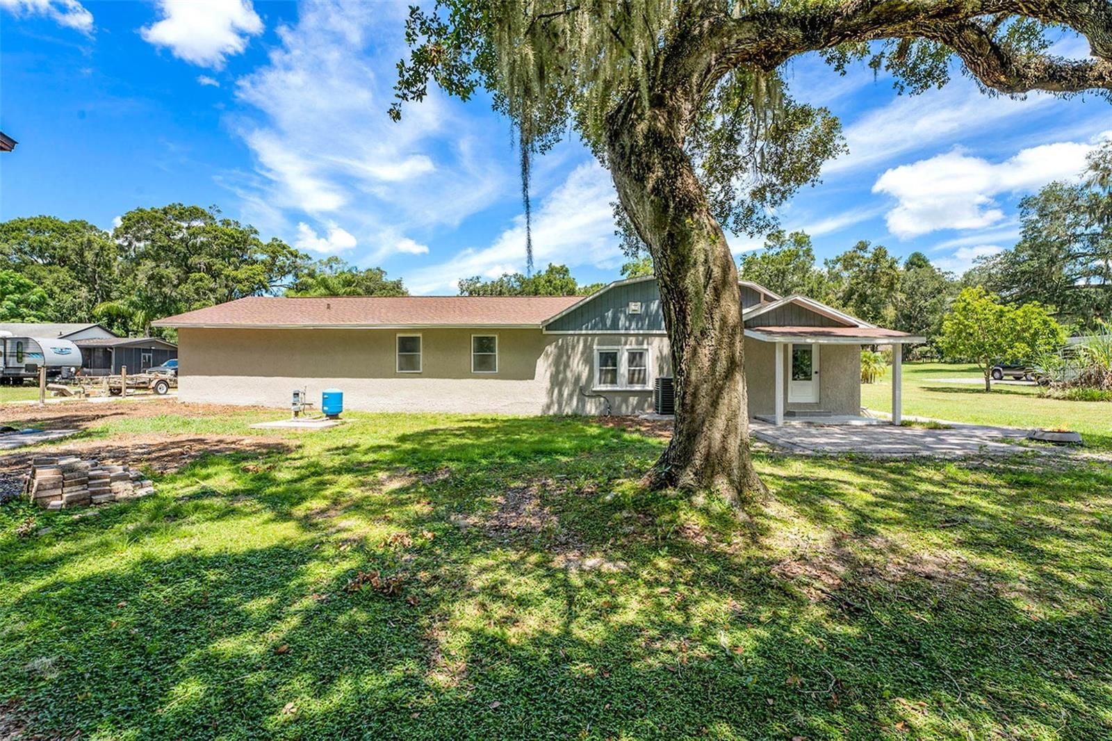 Listing photo id 30 for 705 Rosier Road