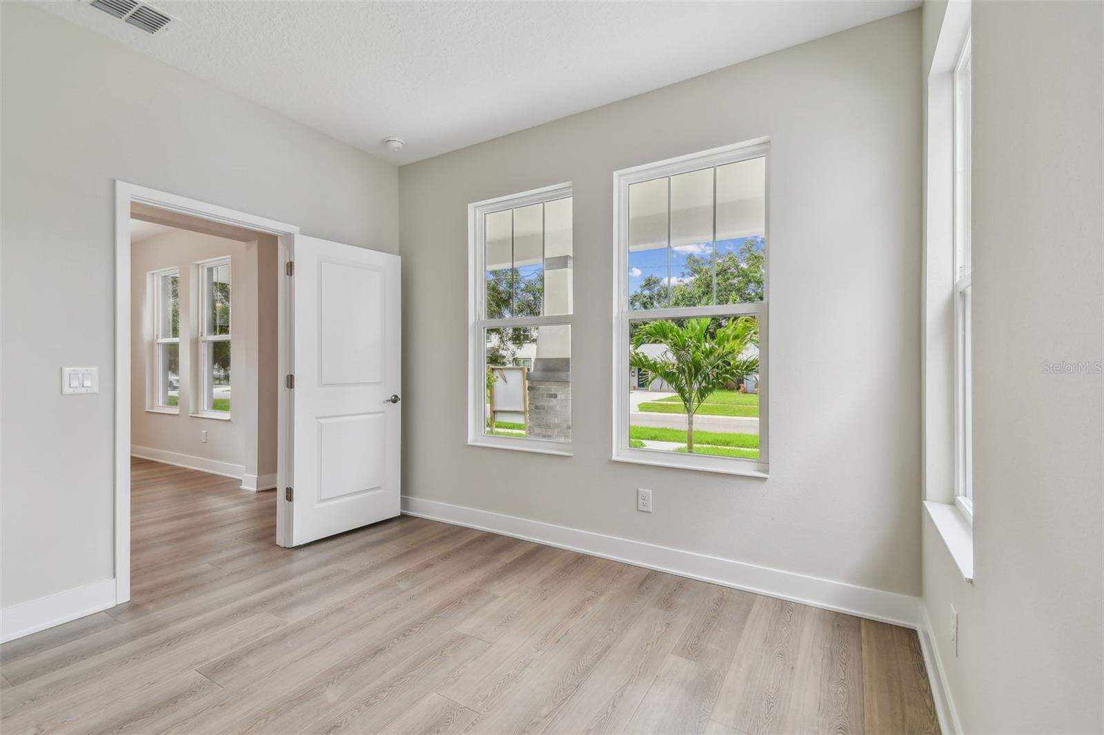 Image 23 of 64 For 759 48th Avenue N