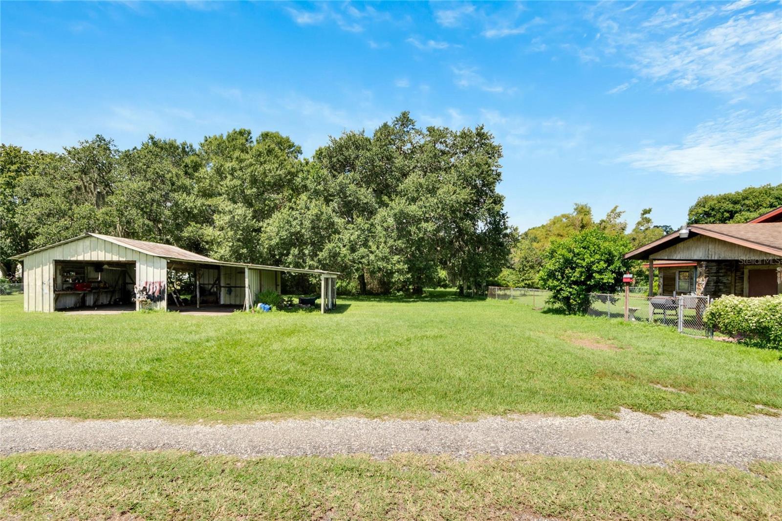 Listing photo id 56 for 1501 Trapnell Road