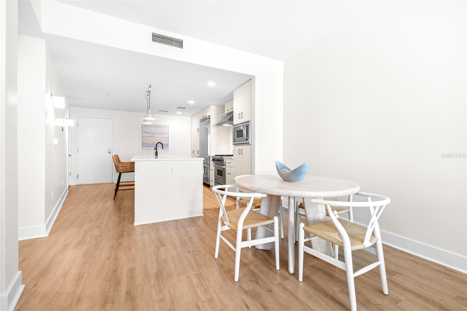 Listing photo id 13 for 1120 Kennedy Boulevard 1127