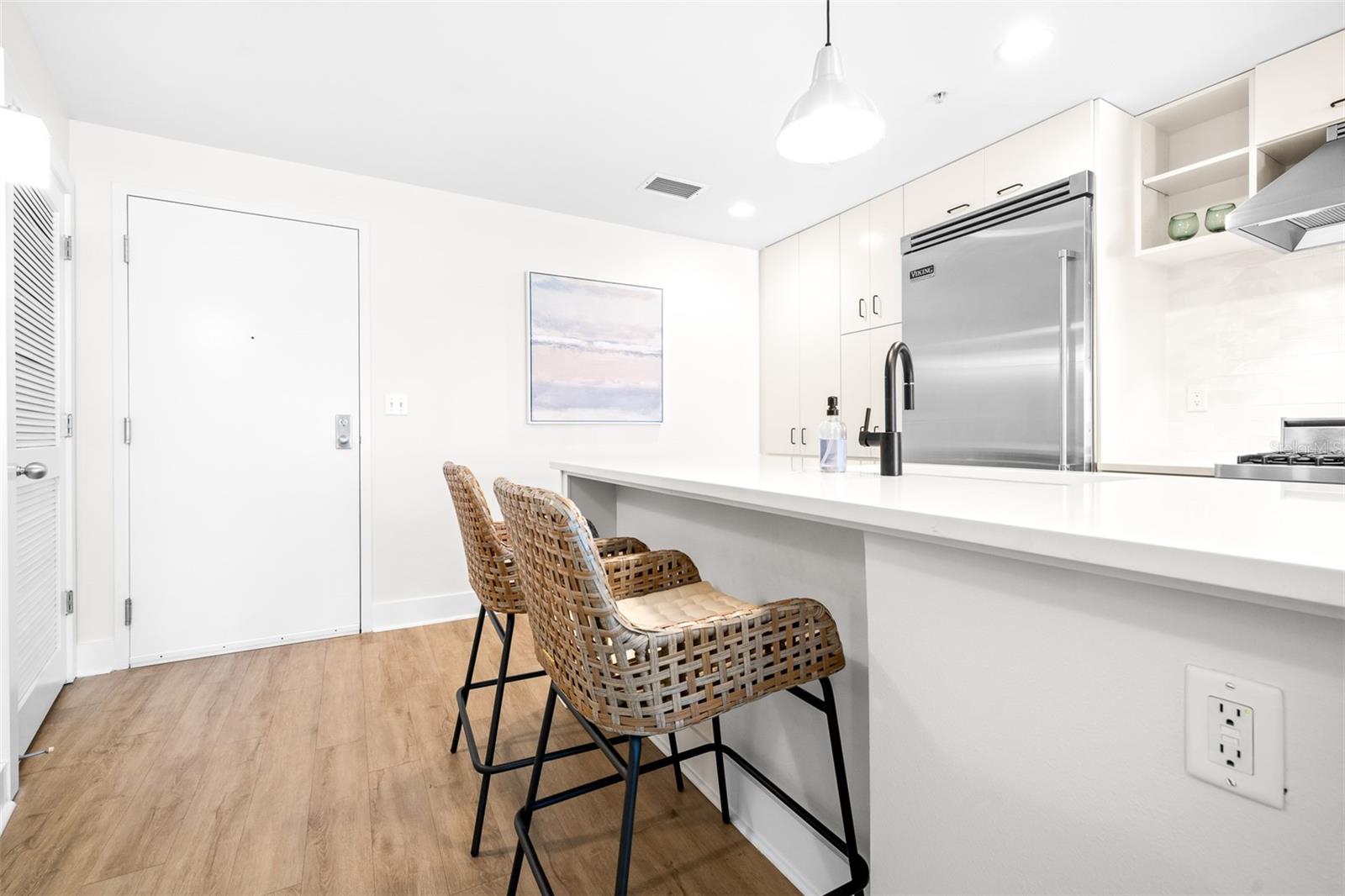 Listing photo id 6 for 1120 Kennedy Boulevard 1127