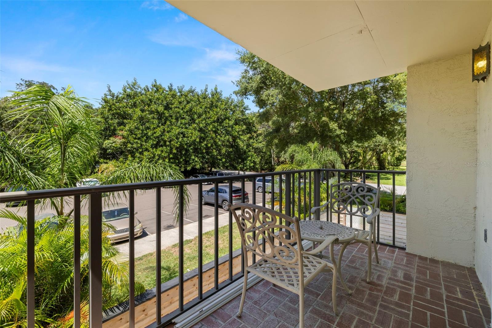 Listing photo id 36 for 2699 Seville Boulevard 210