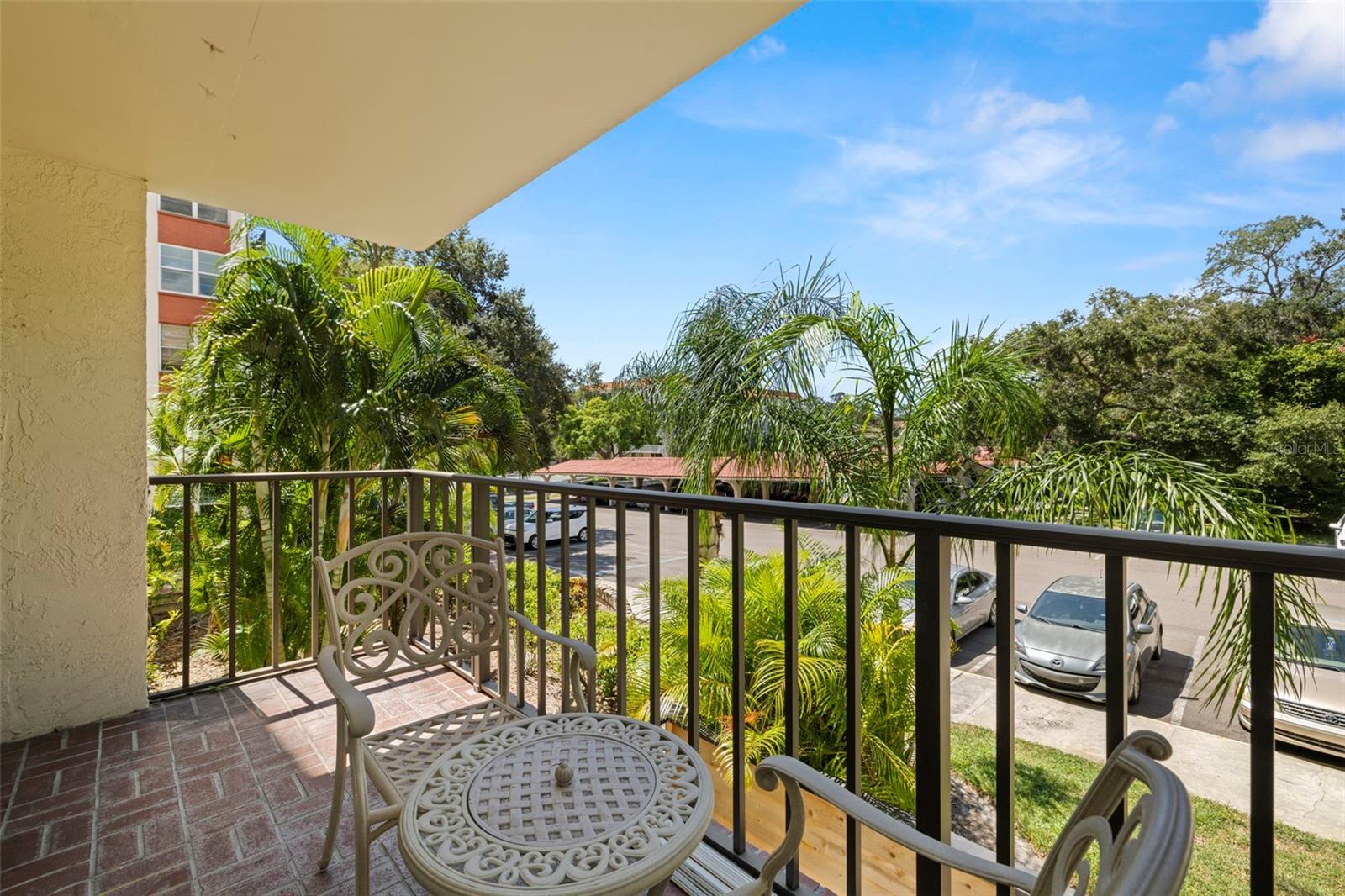 Listing photo id 37 for 2699 Seville Boulevard 210