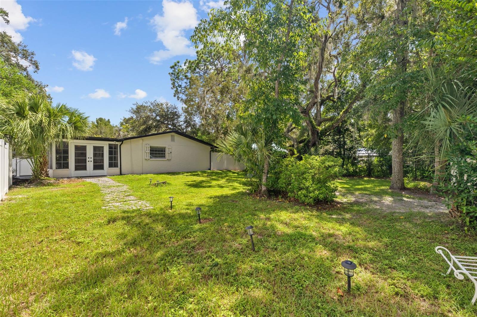 Listing photo id 51 for 10601 Kim Lane