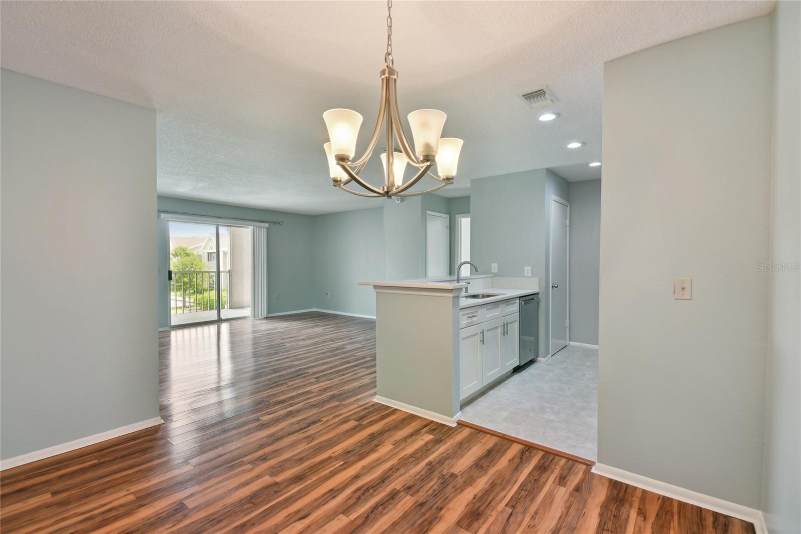 Listing photo id 8 for 9481 Highland Oak Drive 1615