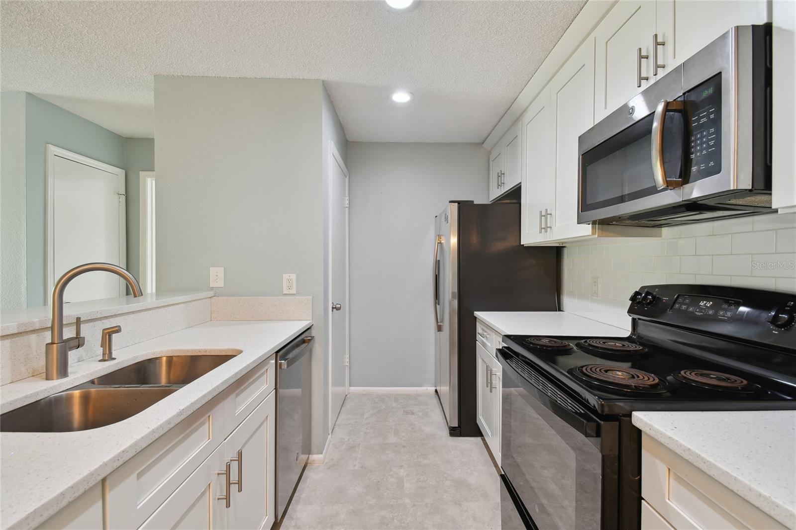 Listing photo id 11 for 9481 Highland Oak Drive 1615