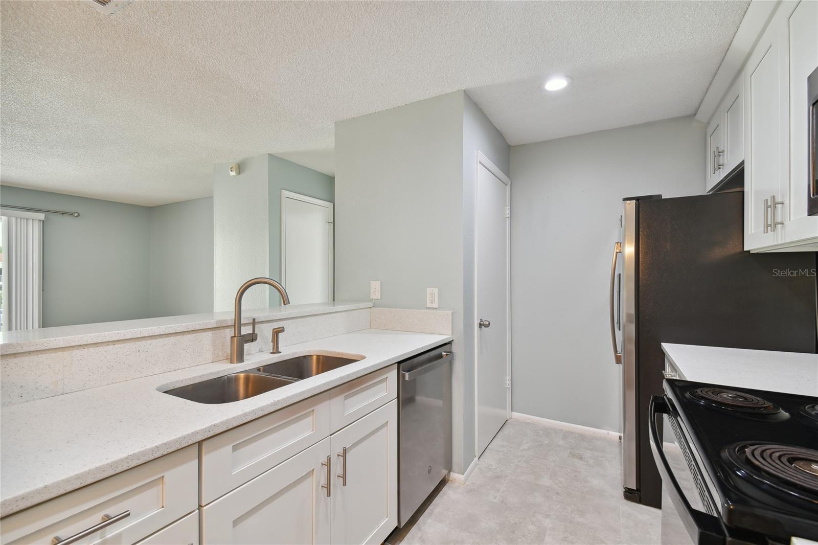 Listing photo id 12 for 9481 Highland Oak Drive 1615