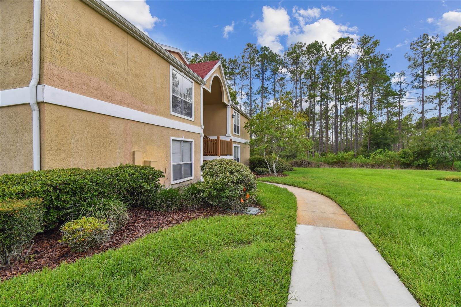 Listing photo id 1 for 9481 Highland Oak Drive 1615