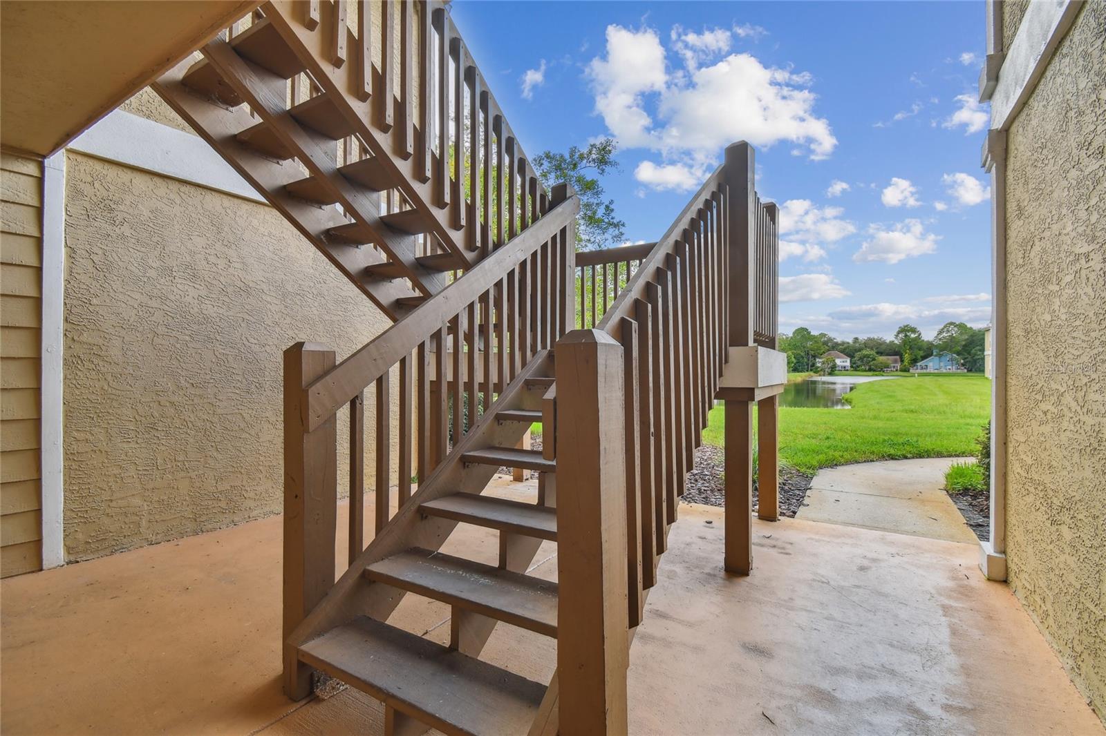 Listing photo id 2 for 9481 Highland Oak Drive 1615