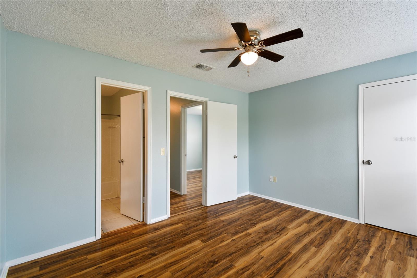 Listing photo id 44 for 9481 Highland Oak Drive 1615