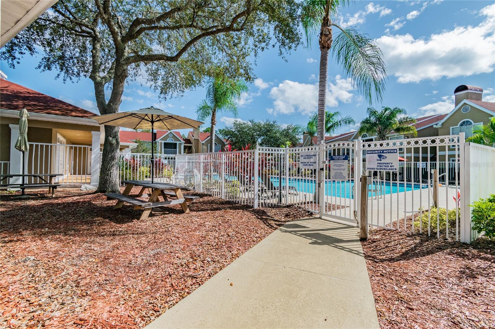 Listing photo id 73 for 9481 Highland Oak Drive 1615