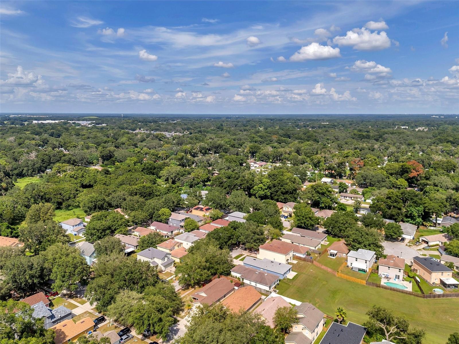 Listing photo id 52 for 5237 Mango Fruit Street