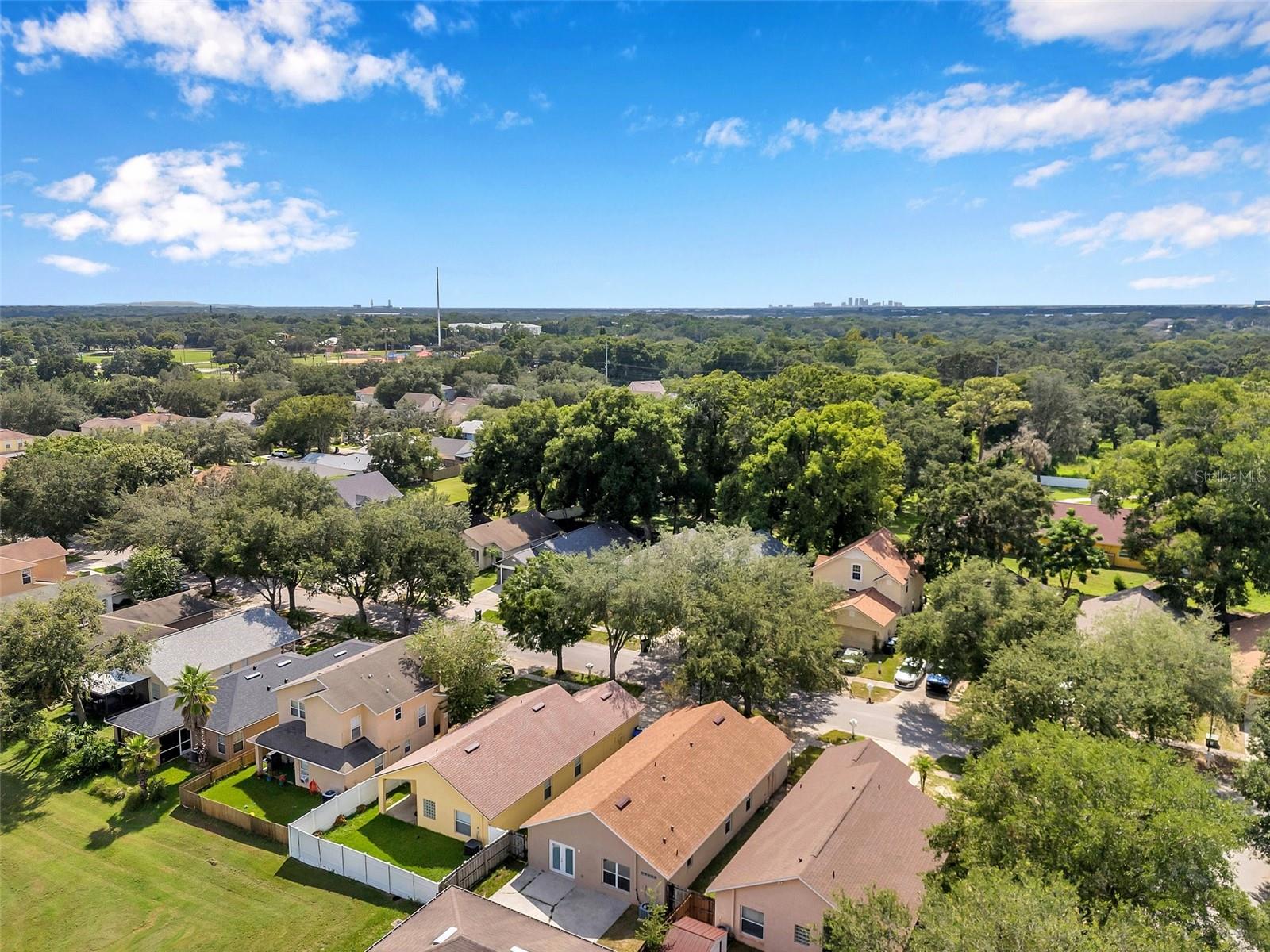 Listing photo id 53 for 5237 Mango Fruit Street