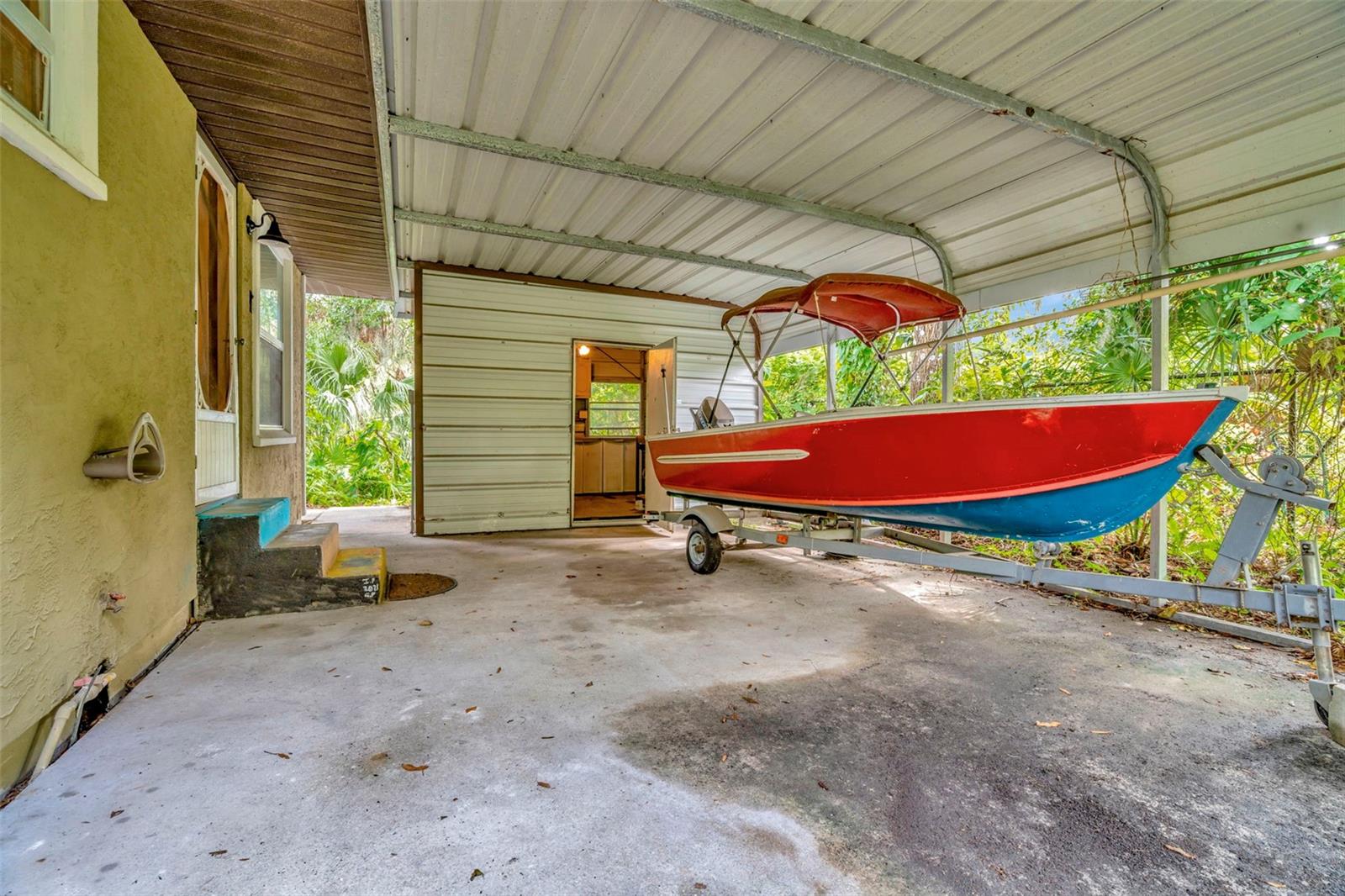 Listing photo id 24 for 7242 Alafia Ridge Loop