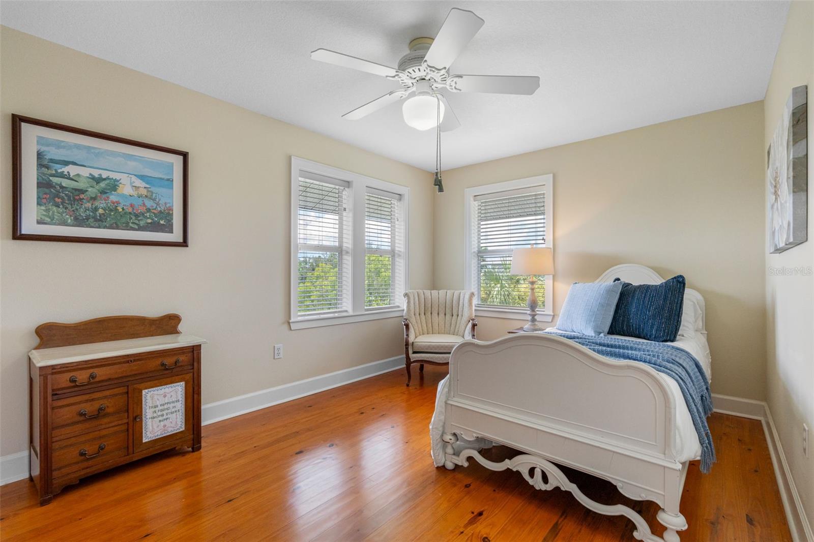 Listing photo id 27 for 1215 Bayshore Drive