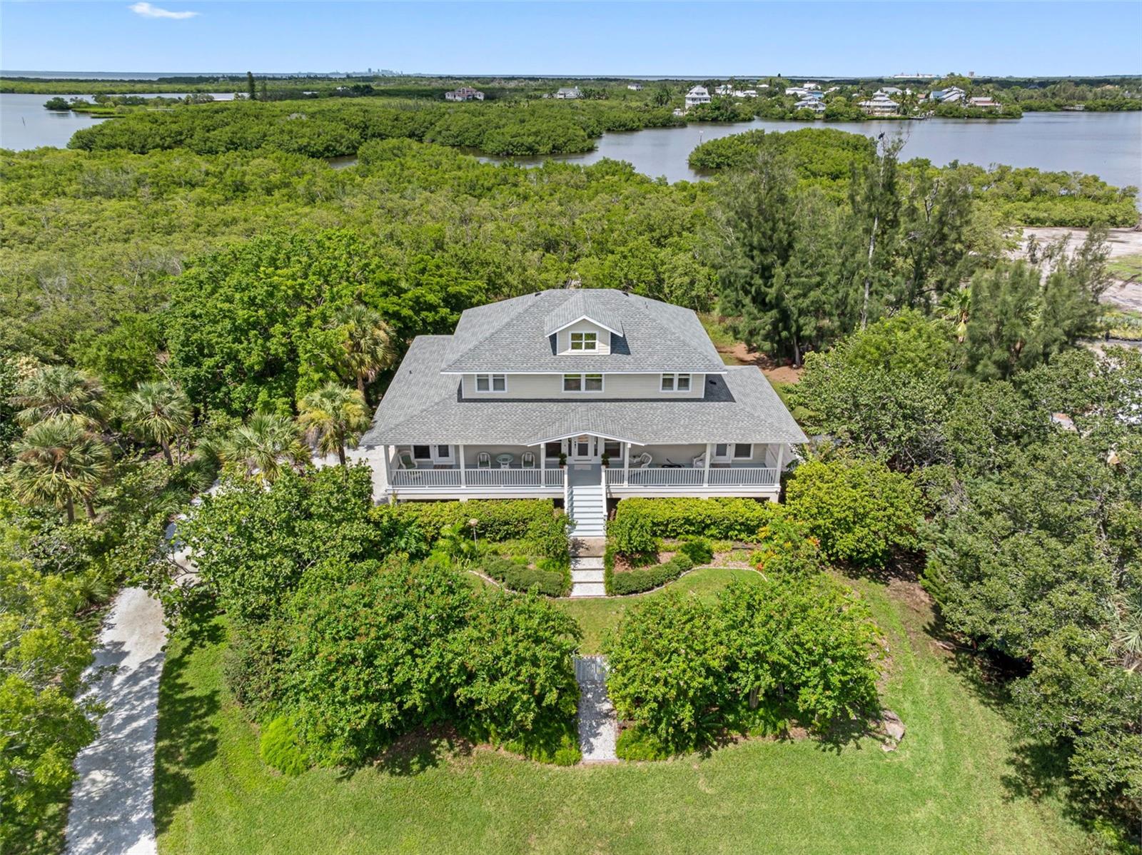 Listing photo id 41 for 1215 Bayshore Drive