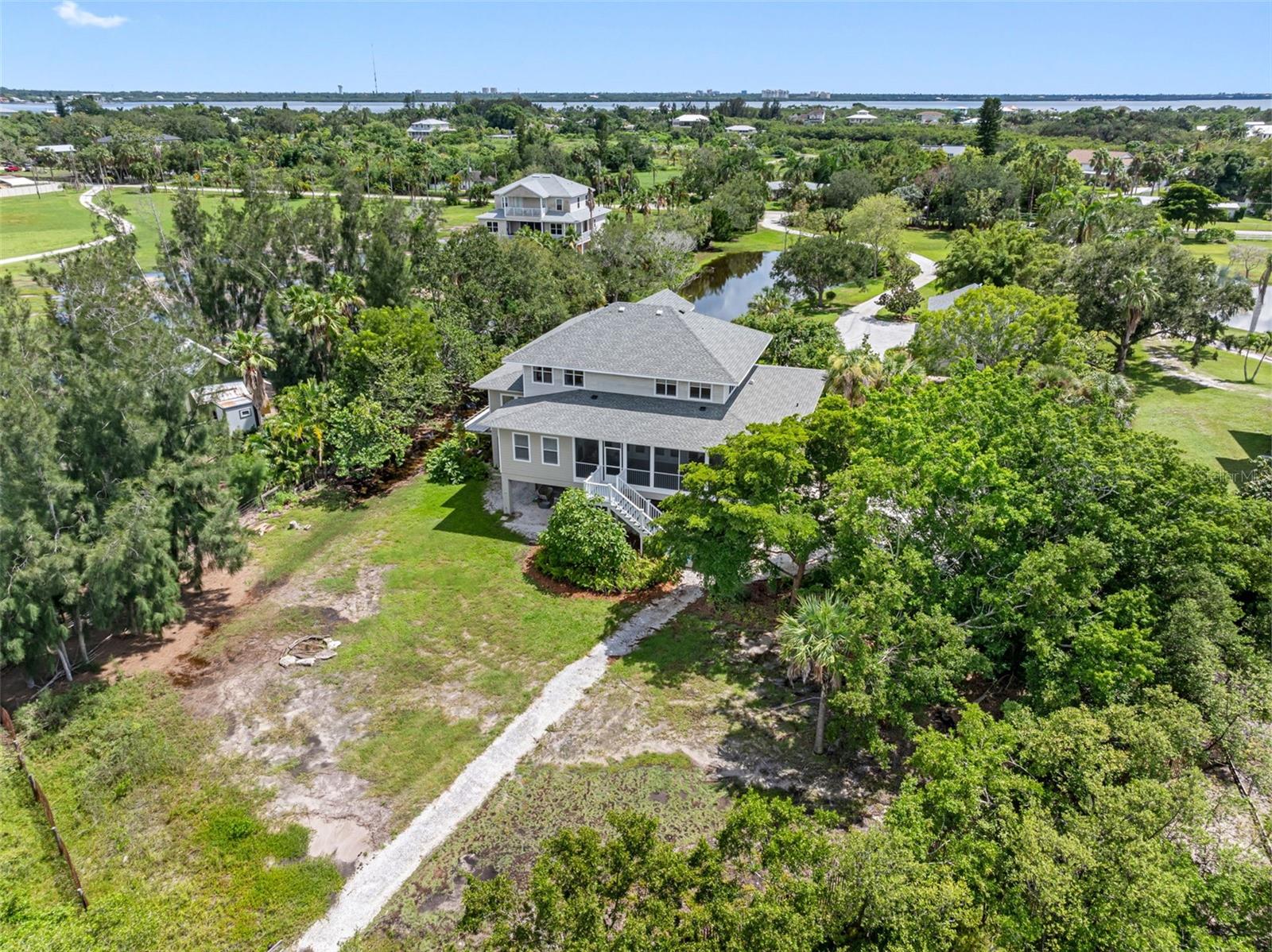 Listing photo id 42 for 1215 Bayshore Drive