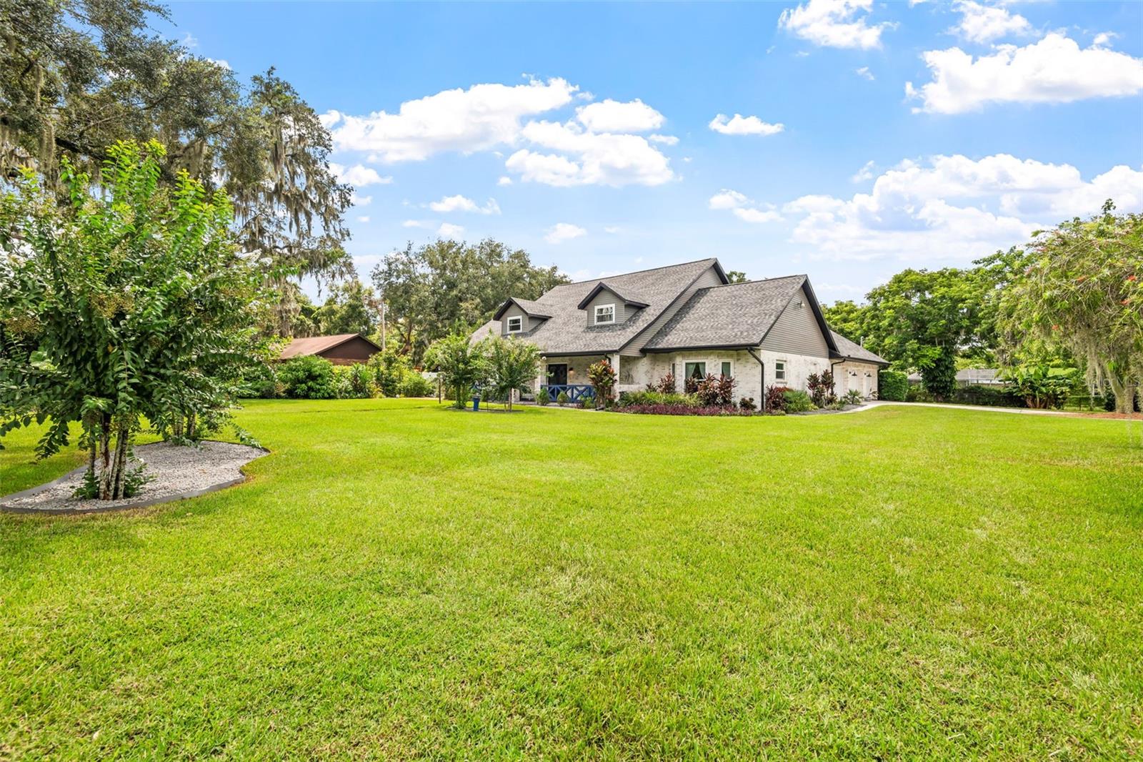 Listing photo id 2 for 1810 Valrico Road