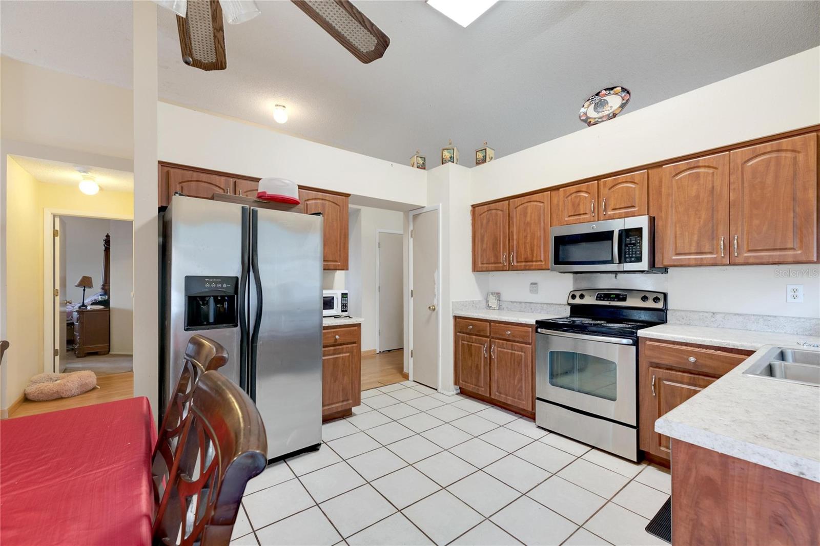 Listing photo id 11 for 10906 Carnelian Drive