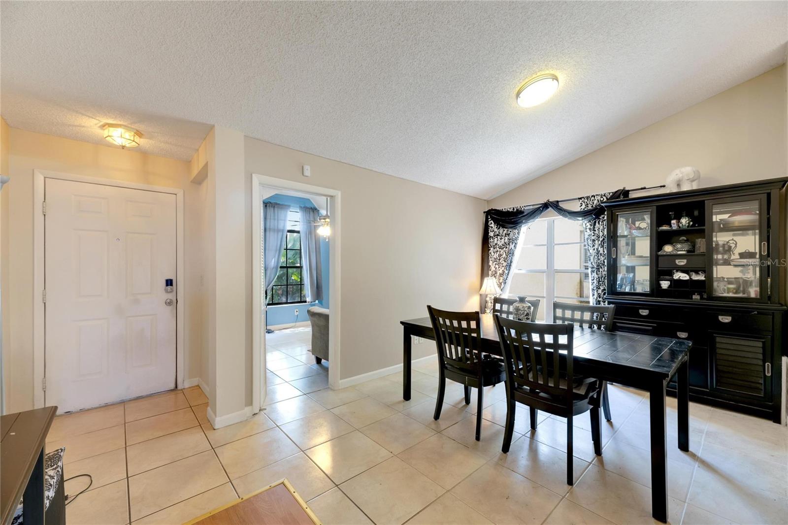 Listing photo id 2 for 10906 Carnelian Drive