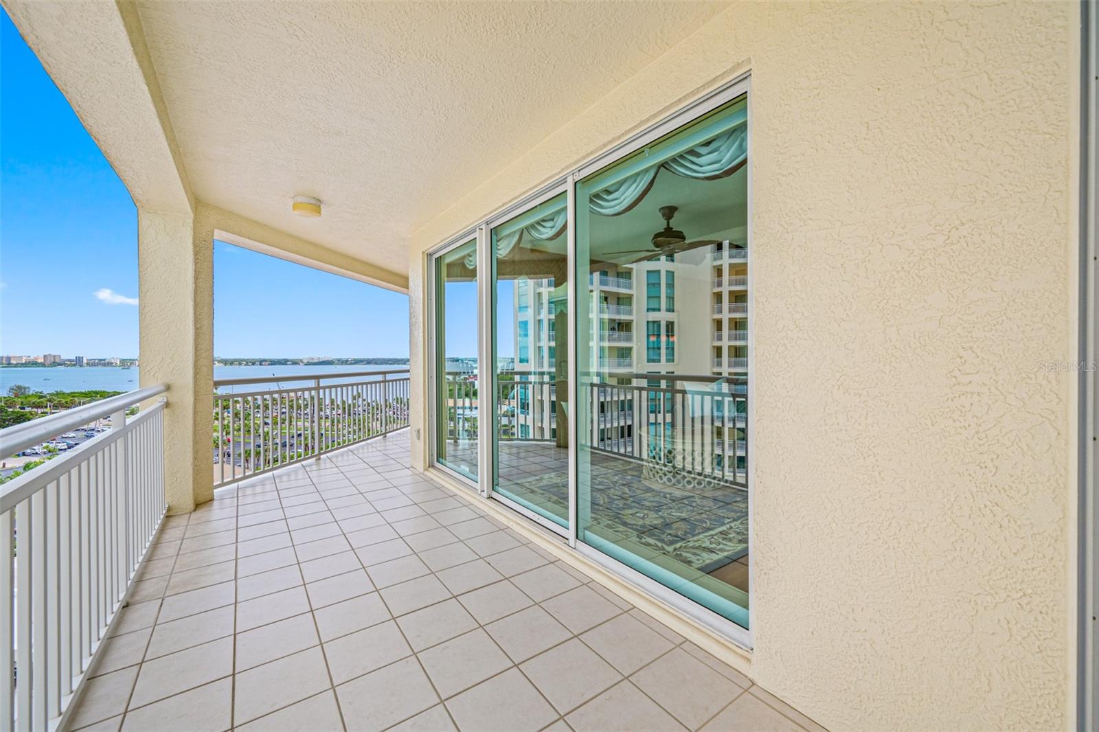 Image 14 of 51 For 1180 Gulf Boulevard 904