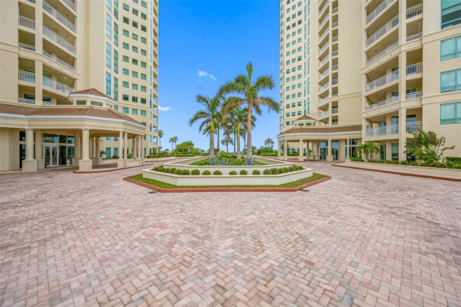 Image 41 of 51 For 1180 Gulf Boulevard 904