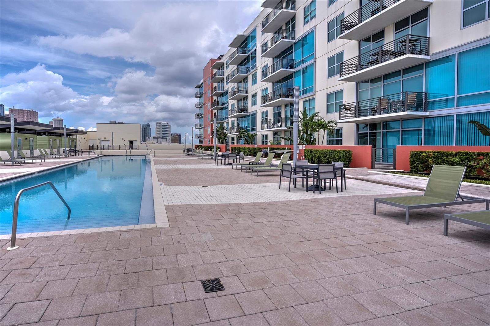 Listing photo id 24 for 1208 Kennedy Boulevard 912