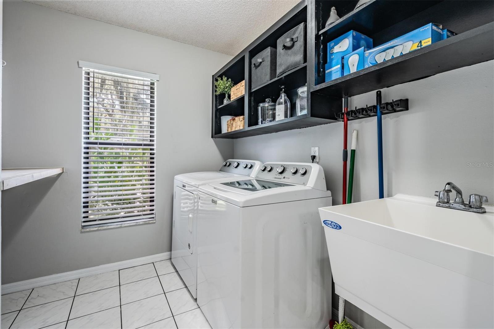 Listing photo id 23 for 3506 Oak Club Court