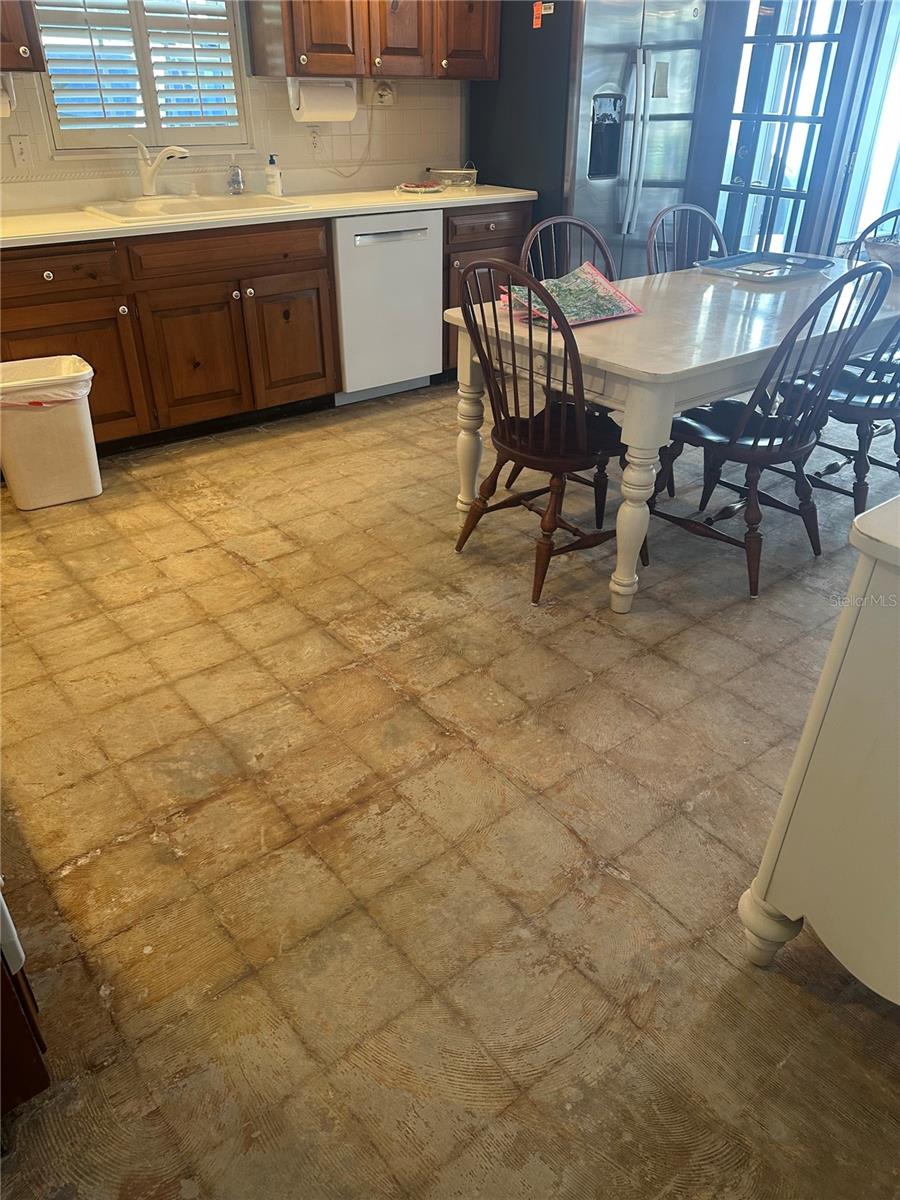 Image 38 of 41 For 1506 Sheridan Forest Drive