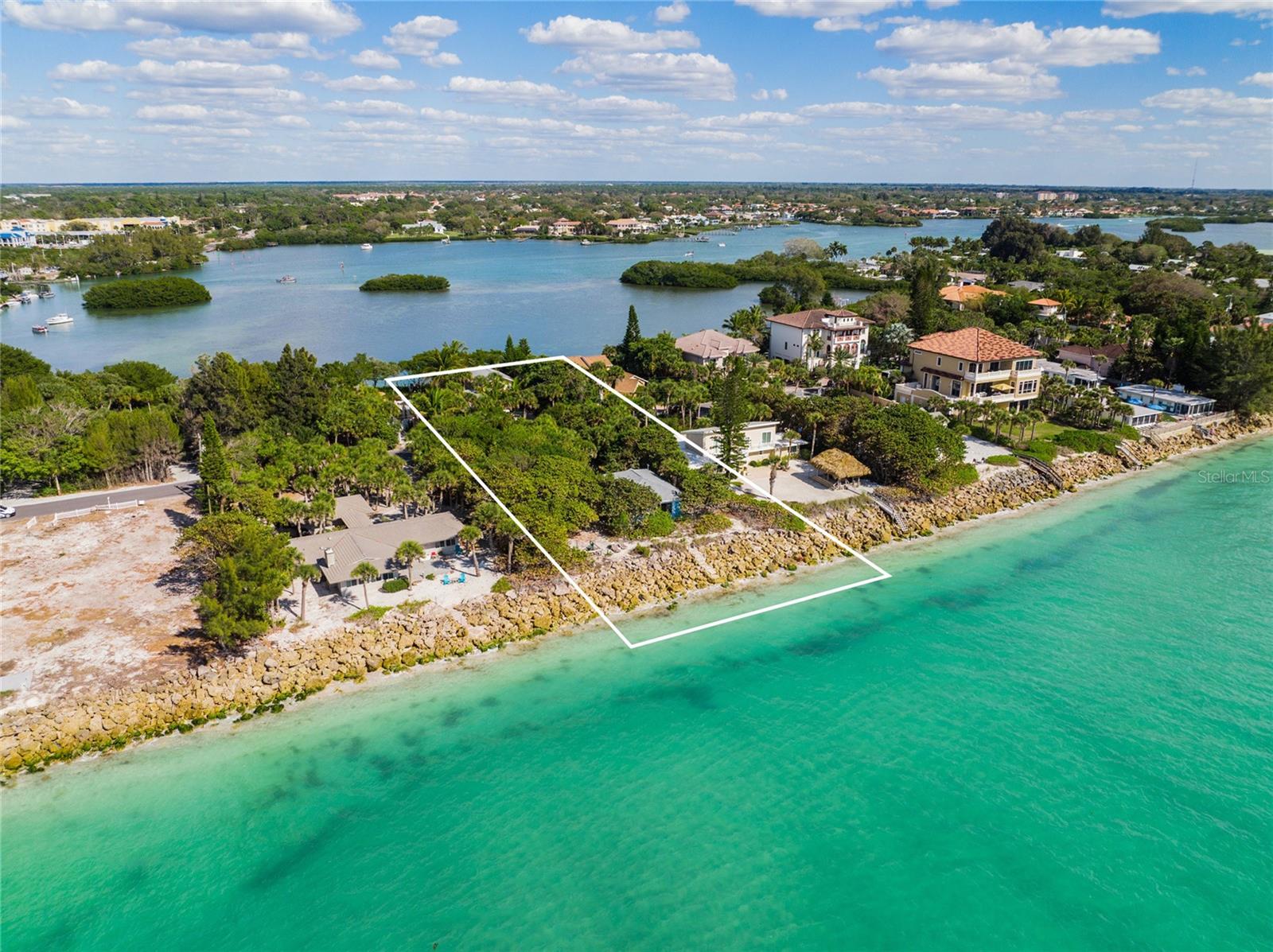 Listing photo id 1 for 3999 Casey Key Road