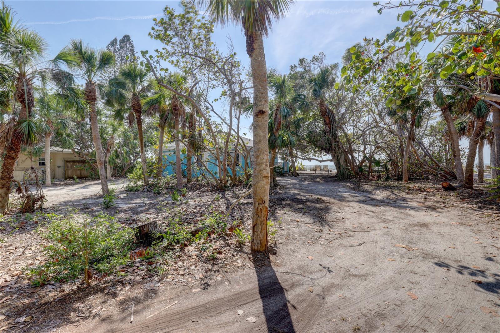 Listing photo id 33 for 3999 Casey Key Road