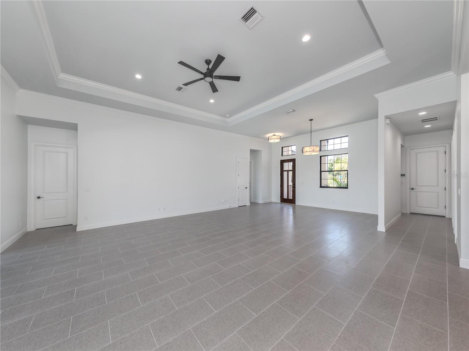 Listing photo id 9 for 1729 Lugano Circle