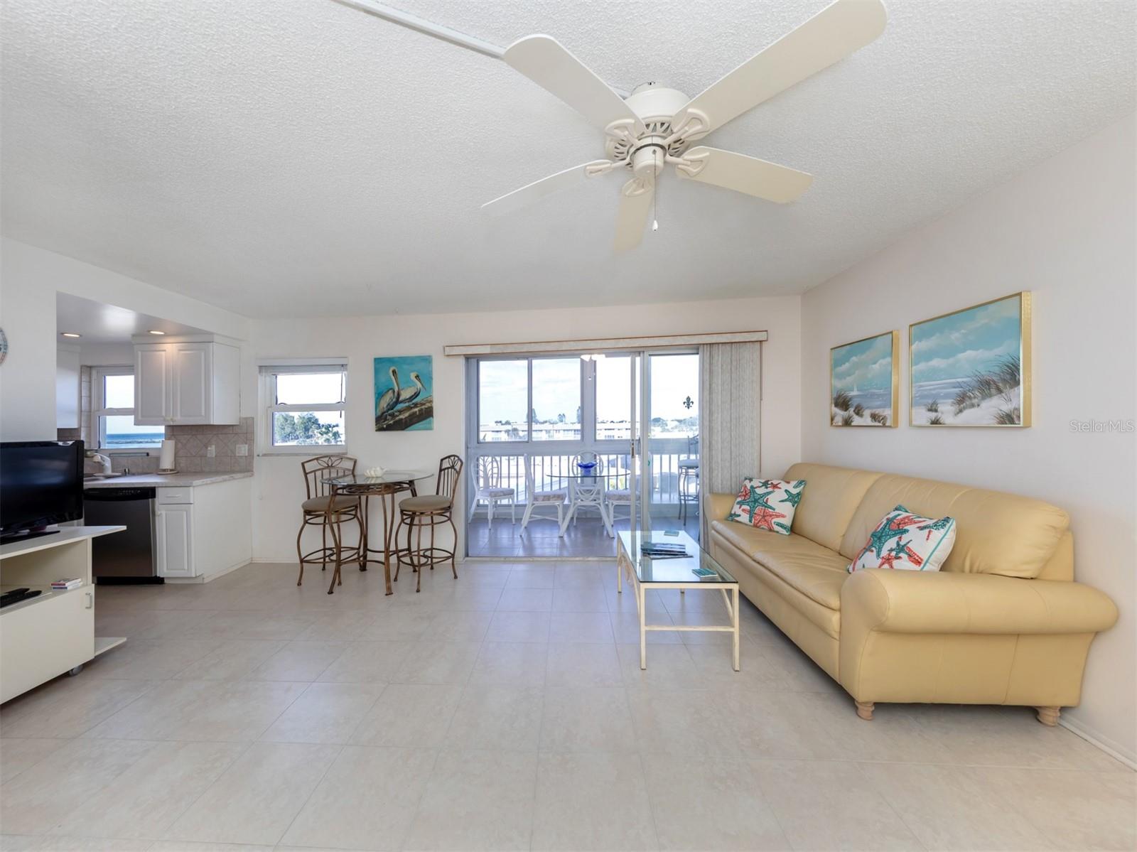 Image 3 of 41 For 1255 Tarpon Center Drive 414