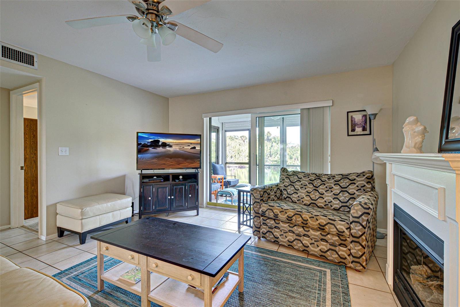 Image 11 of 37 For 1100 Capri Isles Boulevard 215