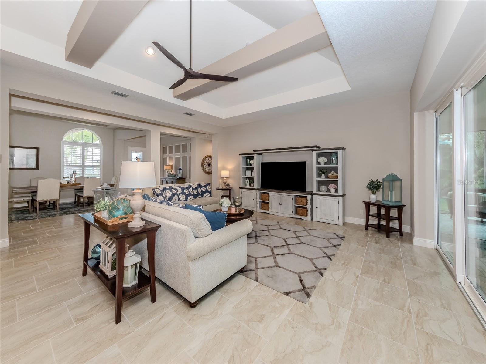 Listing photo id 9 for 13602 Brilliante Drive