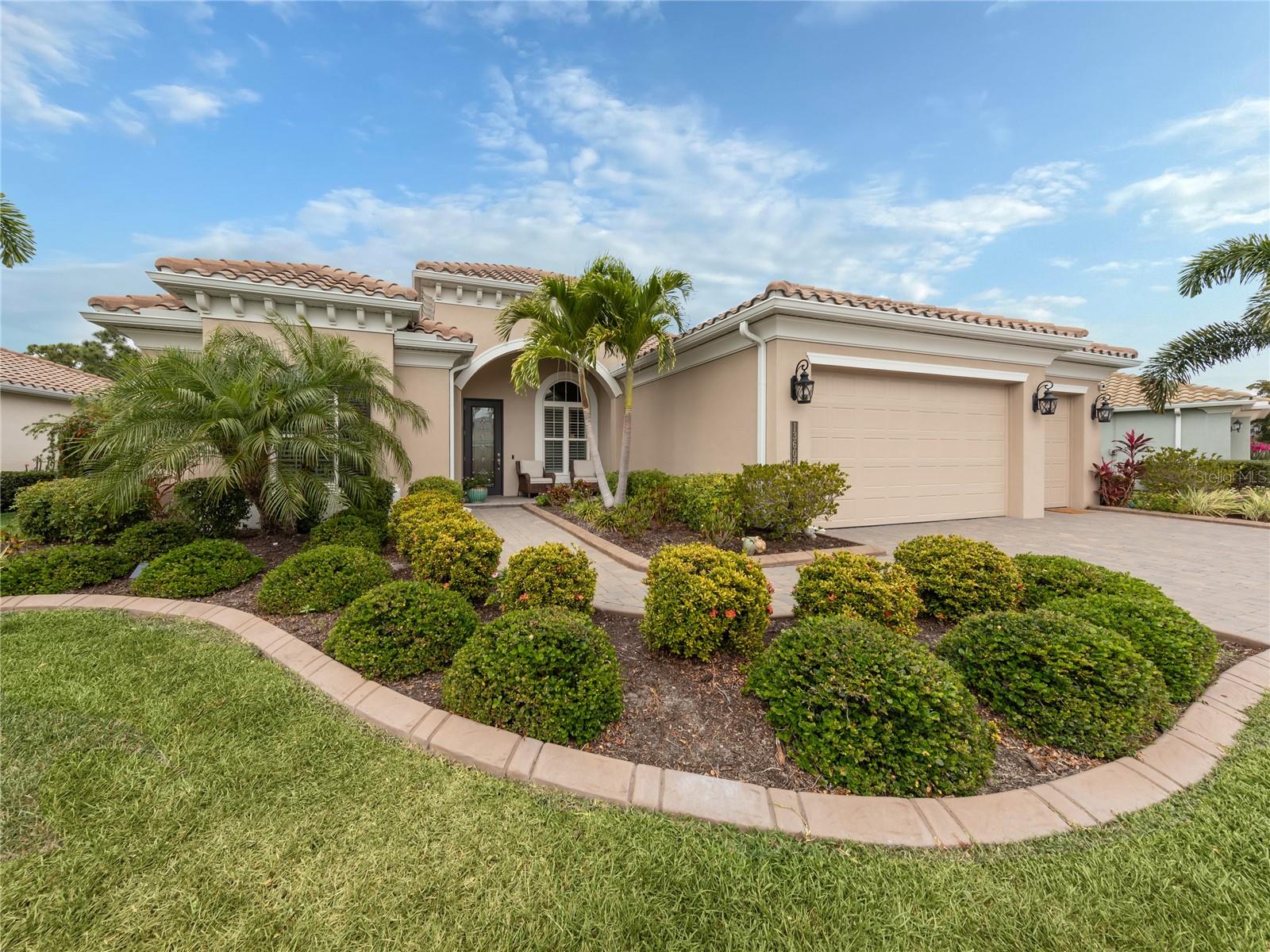 Listing photo id 1 for 13602 Brilliante Drive