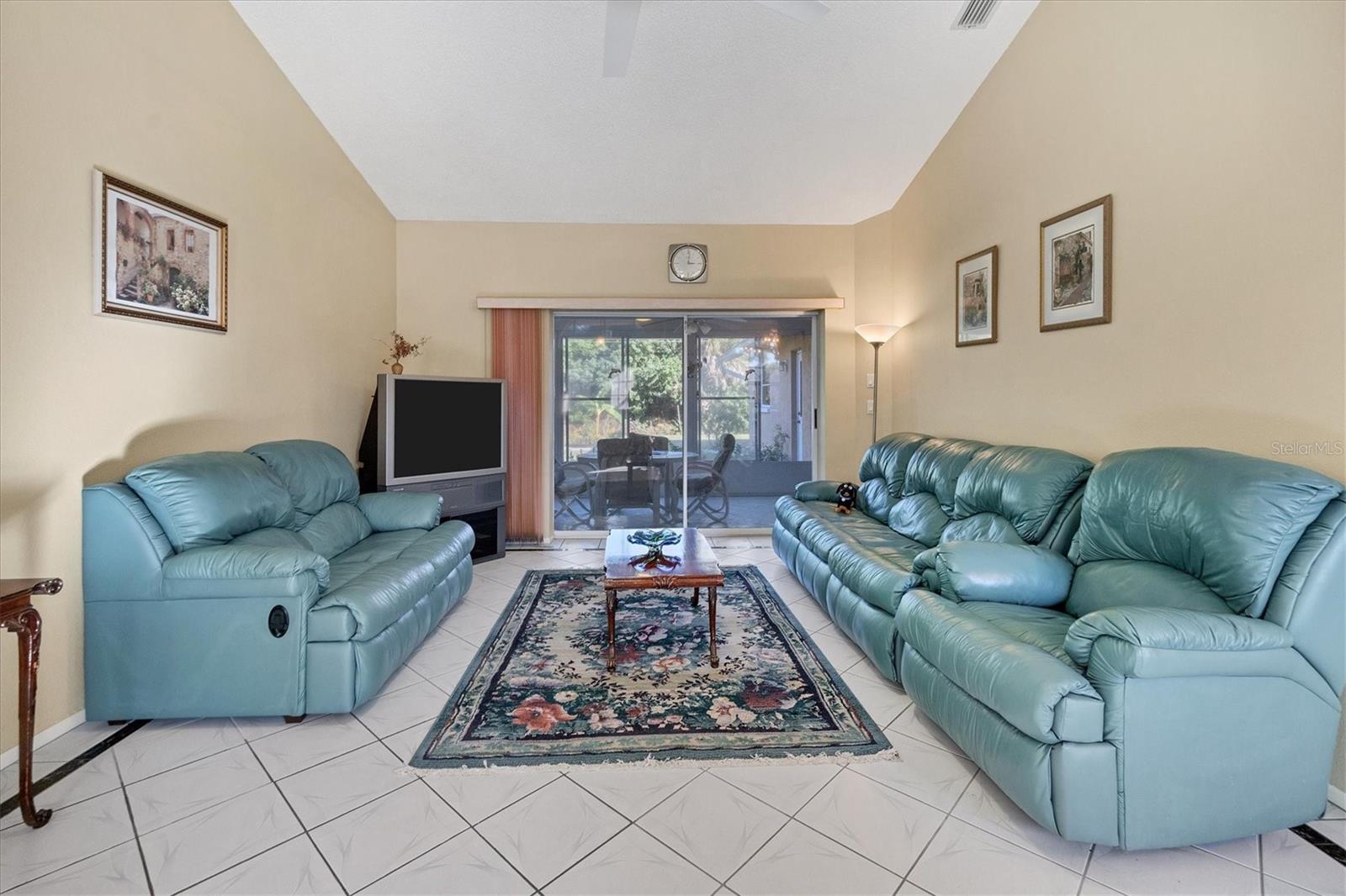 Listing photo id 10 for 4272 Asteria Terrace