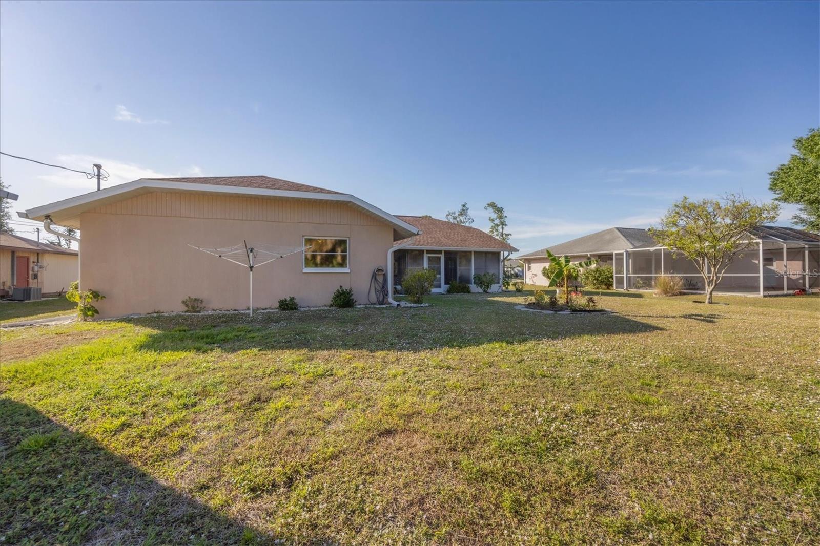 Listing photo id 32 for 4272 Asteria Terrace