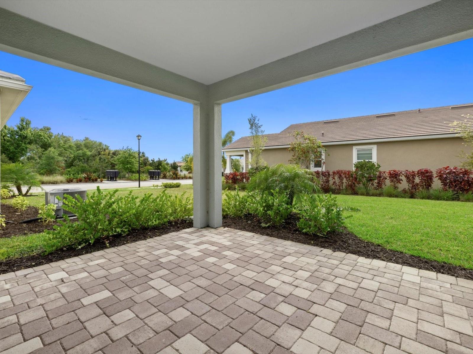 Listing photo id 29 for 8533 September Sky Court