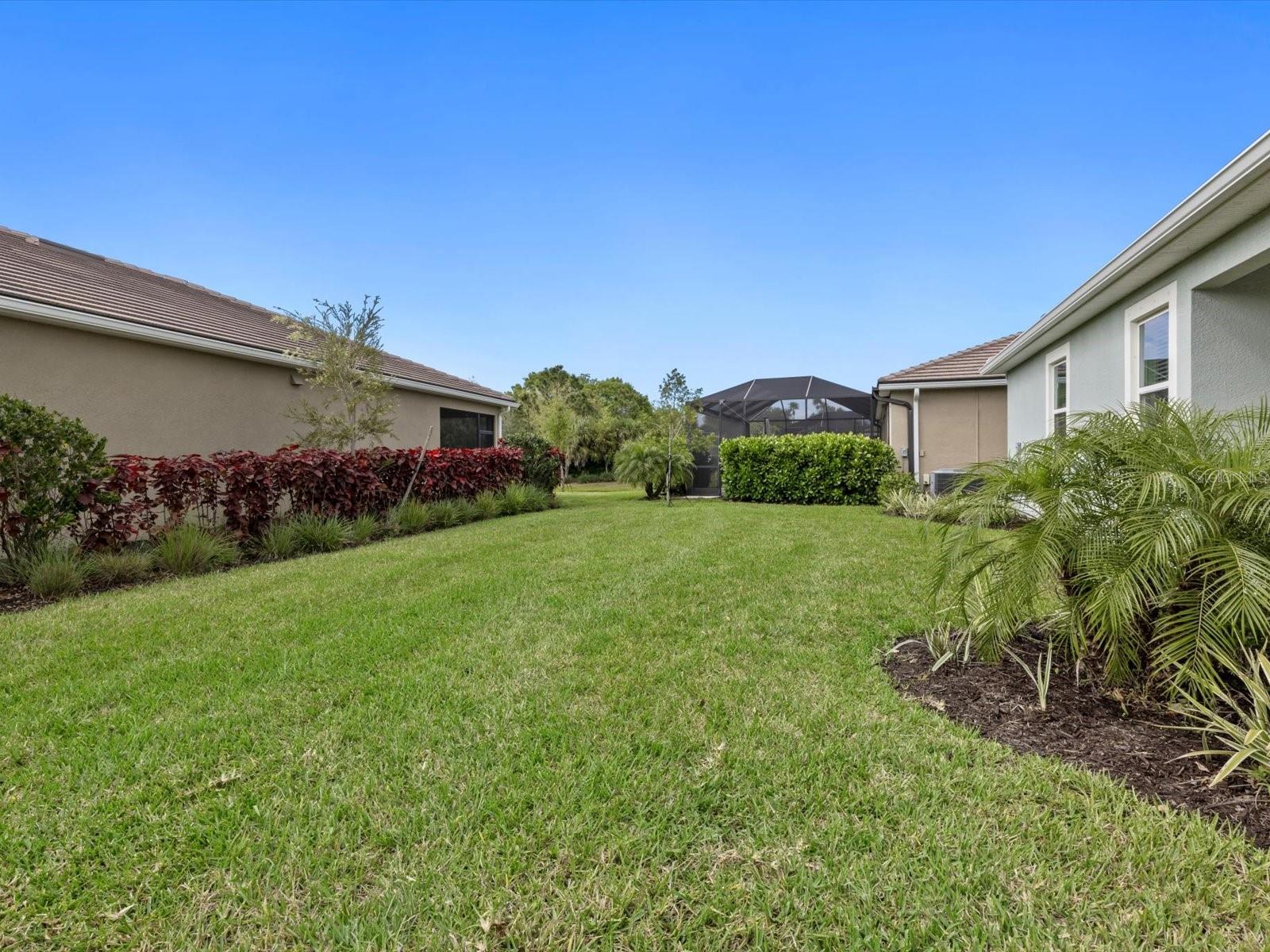 Listing photo id 32 for 8533 September Sky Court