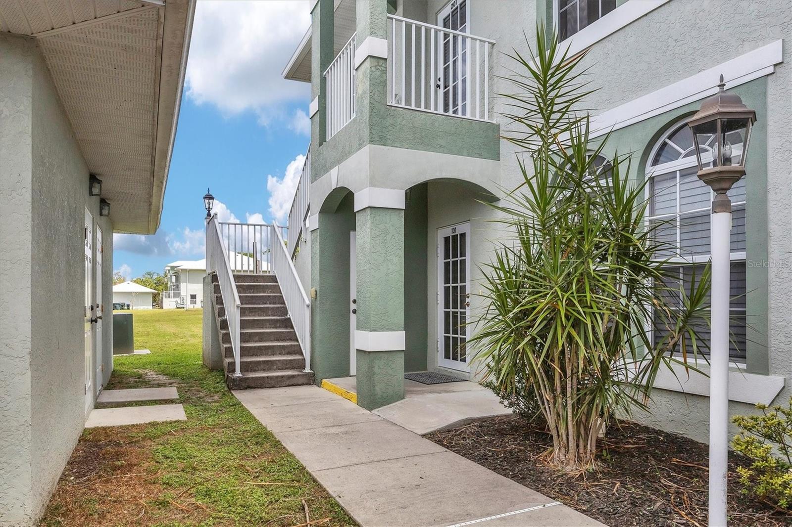 Listing photo id 52 for 4520 Biscayne Drive